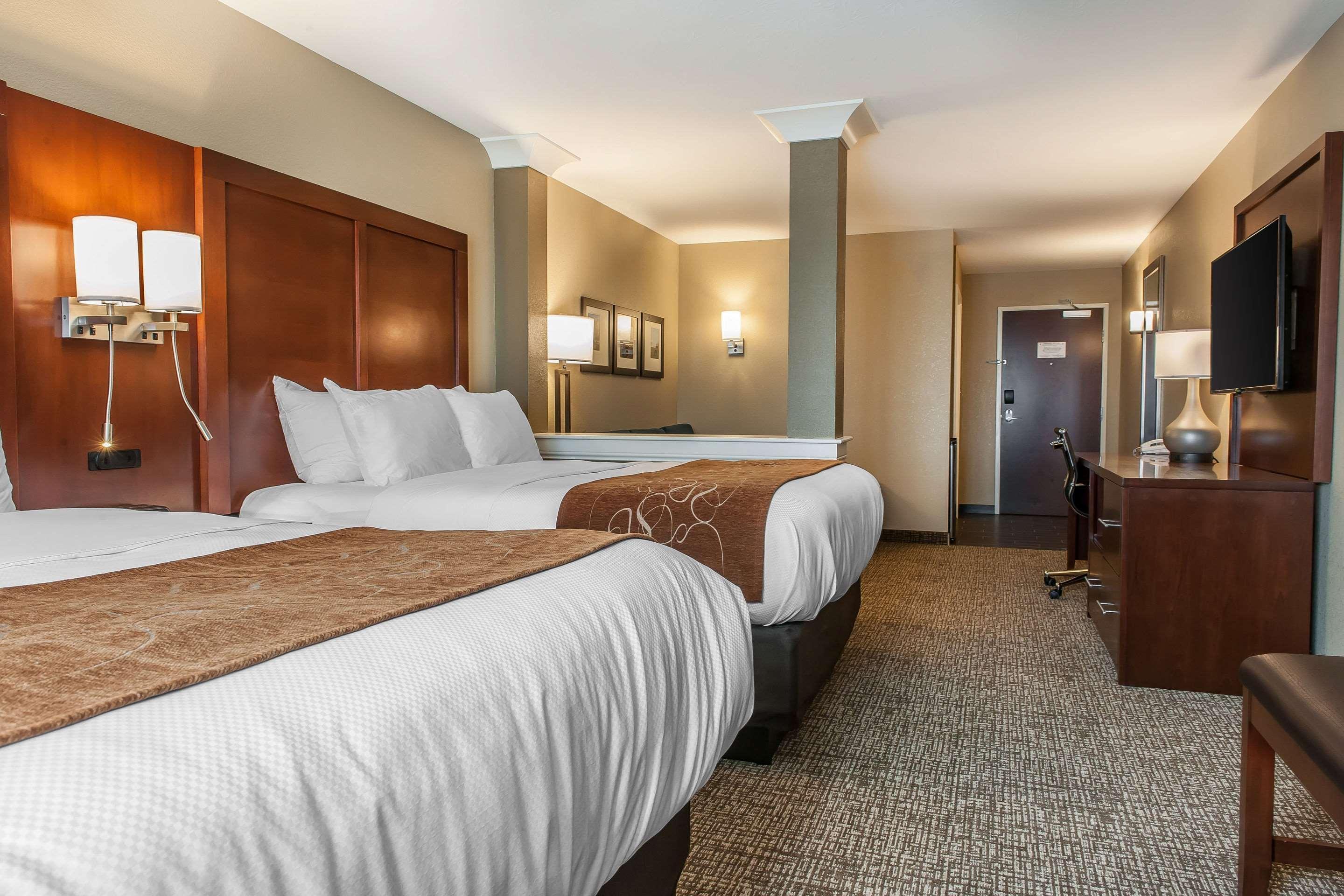 Comfort Suites Rensselaer Near Fair Oaks Екстериор снимка