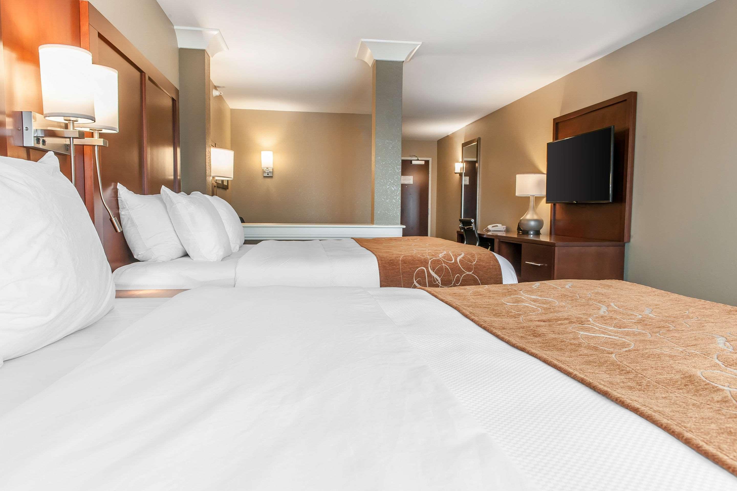 Comfort Suites Rensselaer Near Fair Oaks Екстериор снимка