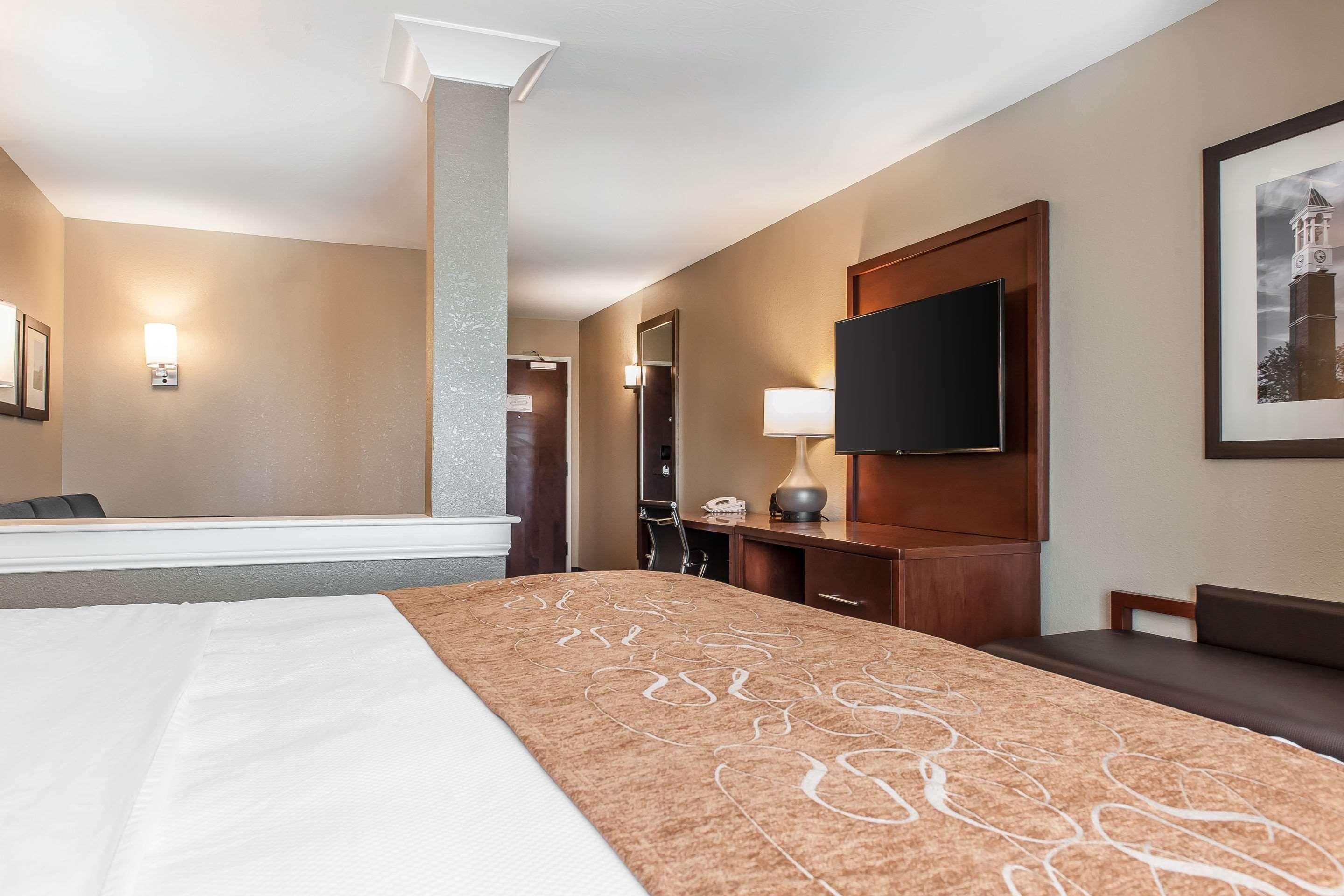 Comfort Suites Rensselaer Near Fair Oaks Екстериор снимка