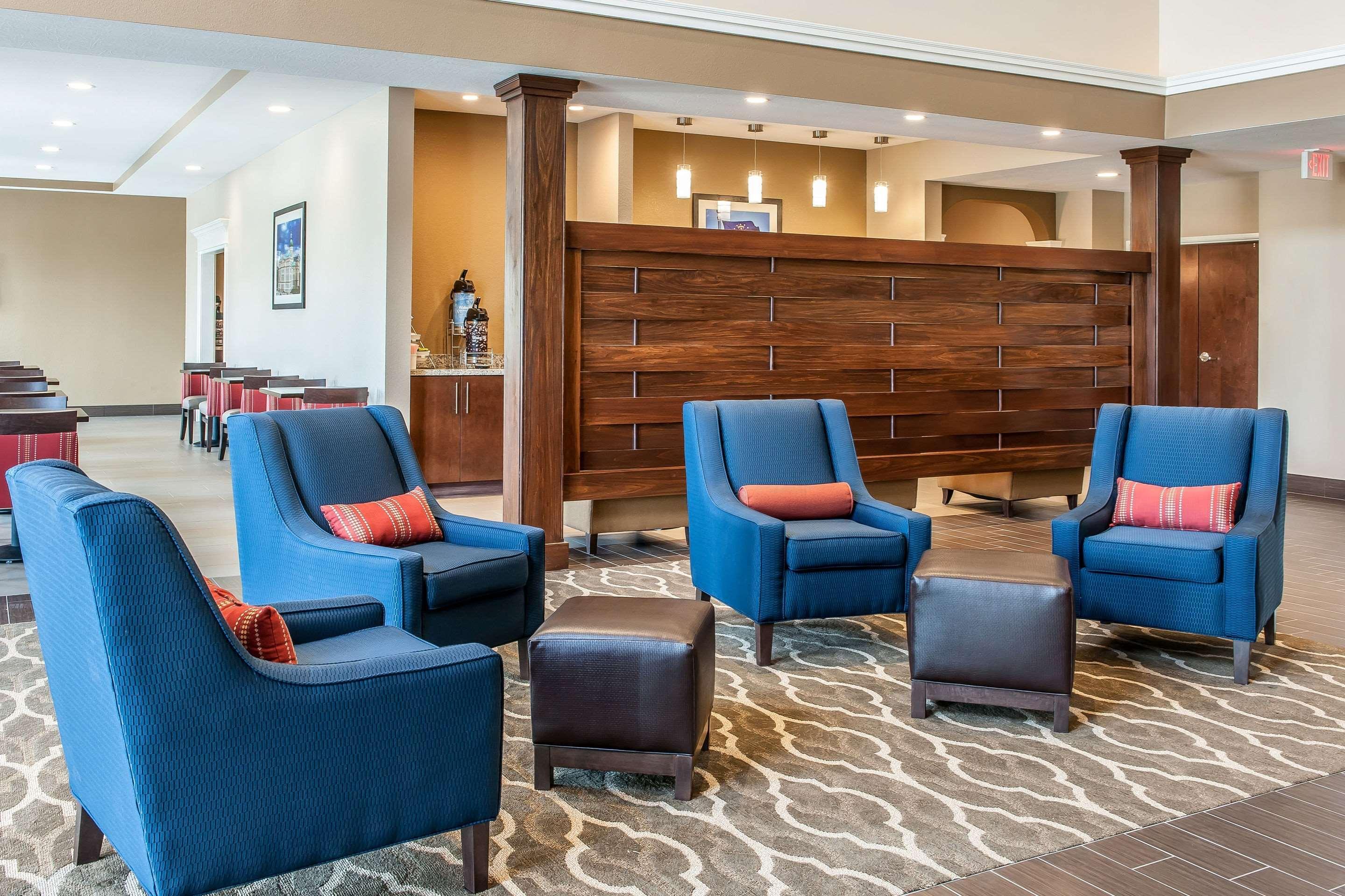 Comfort Suites Rensselaer Near Fair Oaks Екстериор снимка