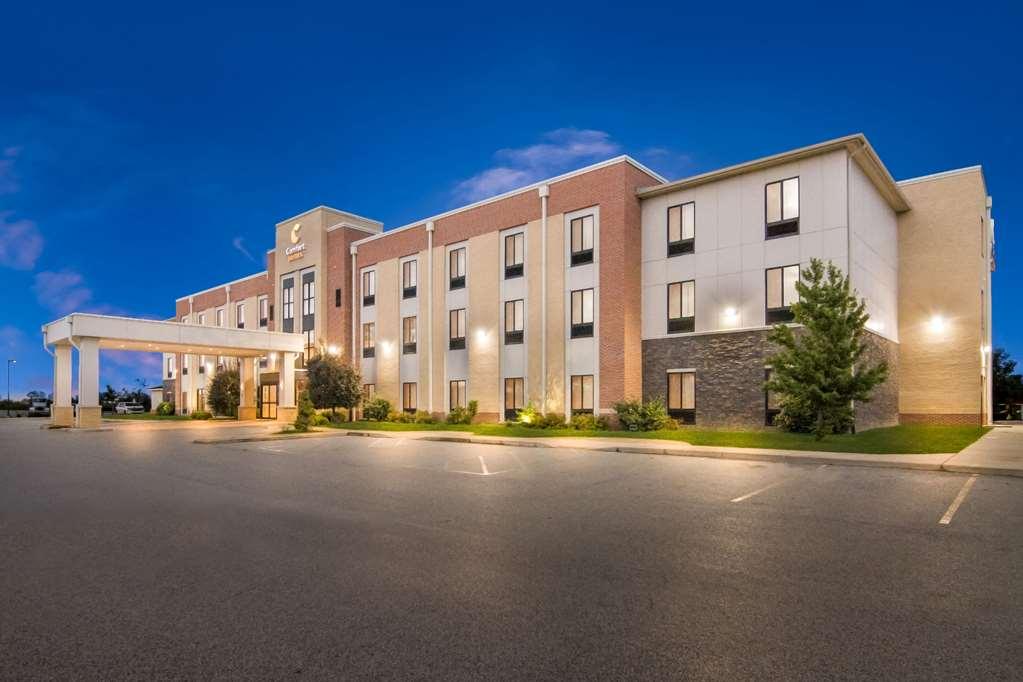Comfort Suites Rensselaer Near Fair Oaks Екстериор снимка